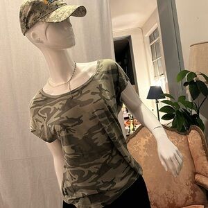 Very fine soft camouflage teeshirt militaty inspireded Safari style Scoop neck